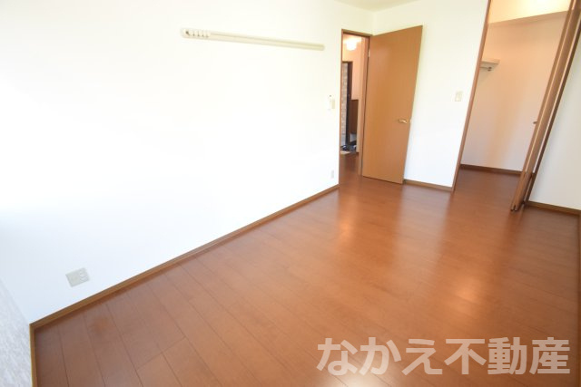 【寝室】 | 落ち着いた色調の寝室です