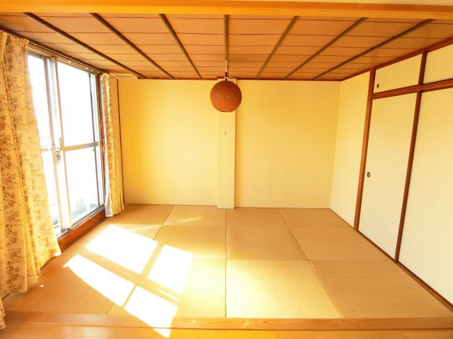 泉ヶ丘コーポラスの和室