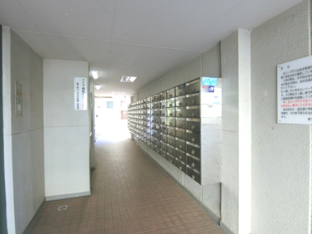 泉ヶ丘コーポラスのロビー