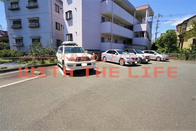 セジュール合川南【キャッシュバック対象物件】の駐車場|駐車場に車を止められます