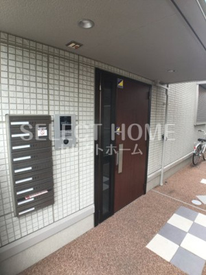 【エントランス】 | ゲストハウス．３８ | 建物の内部です