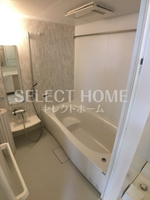 【浴室】 | ゲストハウス．３８ | 落ち着いた空間のお風呂です