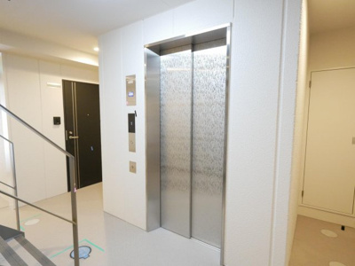 【エントランス】 | フラッティ葛野七条 | エレベーターあり