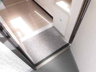 アークリード四条油小路の玄関