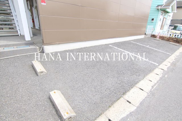 レオパレスサンハイムの駐車場