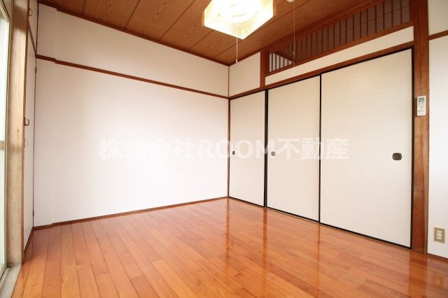 田中コーポの寝室|落ち着いた色調の寝室です