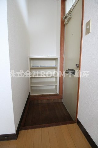 田中コーポの玄関|収納もある玄関です