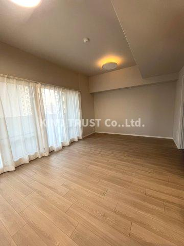 メロディーハイムTEN-ROKU 弐番館の居間・リビング|ゆったりとした居間です