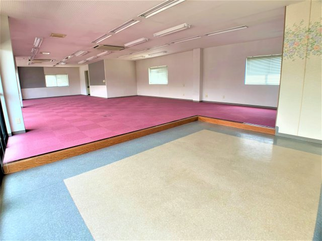 道崎田店舗の内装