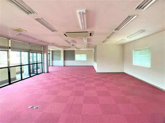 道崎田店舗の内装
