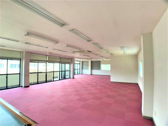 道崎田店舗の内装