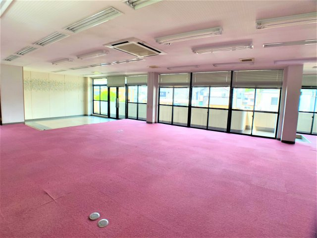 道崎田店舗の内装