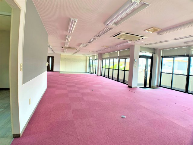 道崎田店舗の内装