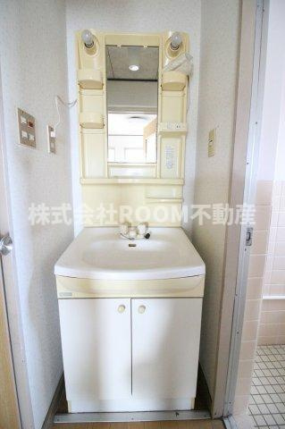 M’ｓの独立洗面台|独立洗面台、小物を置くことができて便利です