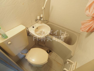 【浴室】 | 丸栄マンション九条 | コンパクトで使いやすいお風呂です