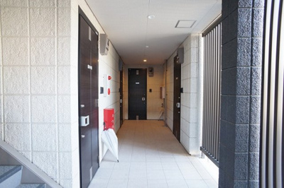 【その他共用部分】 | ローズガーデン戸田 | 建物内1階の共用通路です