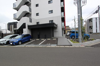 【駐車場】