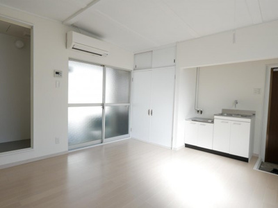 【居間・リビング】 | ことぶき荘 | こちらの居間で趣味の時間をお楽しみください