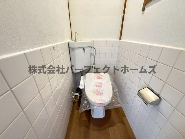 香里北之町戸建　賃貸のトイレ|落ち着いたトイレです