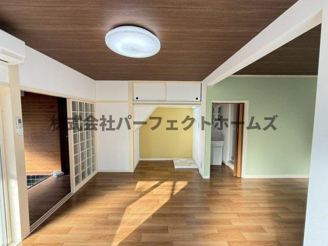 香里北之町戸建　賃貸の内装|きれいな内装です