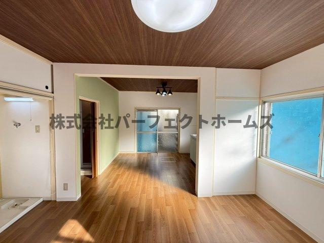 香里北之町戸建　賃貸の居間・リビング|使いやすい居間です