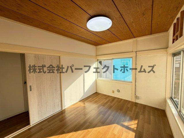 香里北之町戸建　賃貸の洋室|ゆったりした洋室です