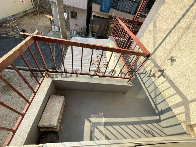 香里北之町戸建　賃貸のバルコニー|お洗濯にも便利なバルコニー付き