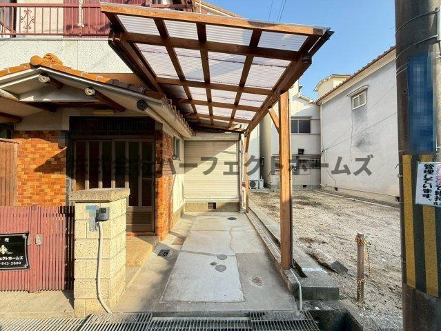 香里北之町戸建　賃貸の駐車場|車をお持ちの方に嬉しい駐車場付きの物件です