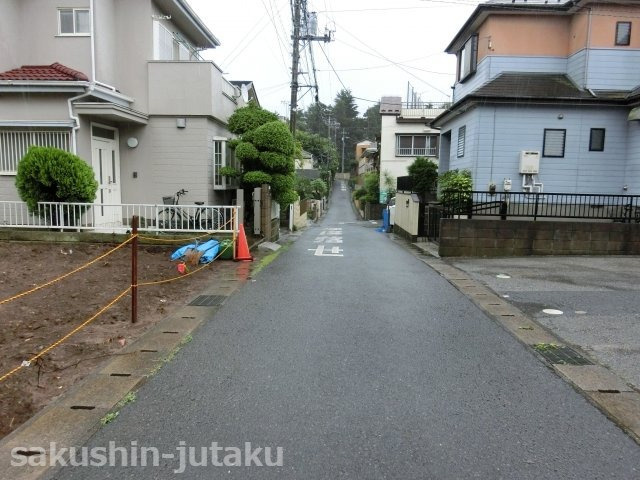 柏井４丁目　売地の前面道路含む現地写真|南西側４ｍ公道面　間口約９ｍ