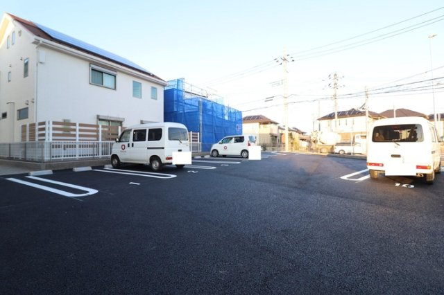 レジデンスおおたかの森の駐車場
