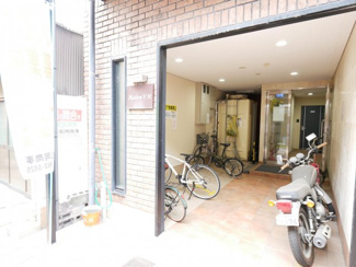 【エントランス】