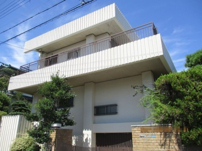 【外観】 | 神戸市須磨区高倉台5丁目中古戸建 | 駐車スペース1台分ございます♪