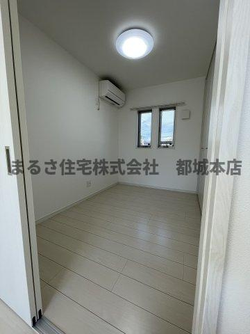 ルーチェ吉尾の洋室