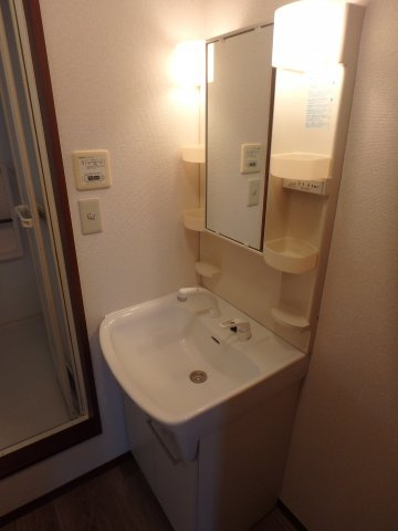 プリンス大島の独立洗面台|大島　プリンス大島　2LDK　独立洗面台