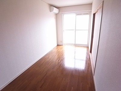 【寝室】 | グリースハイム