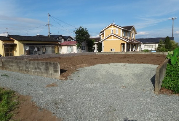 合志市野々島売地の前面道路含む現地写真|前面道路含む西側から現地写真です(９月６日撮影）