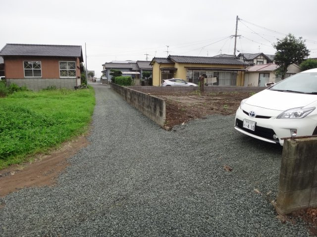 合志市野々島売地の外観|前面道路含む現地写真です（８月２６日撮影）