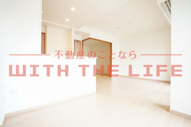 ライオンズ六ッ門サンリヤンタワー【キャッシュバック対象物件】の居間・リビング|ゆったりとした居間です