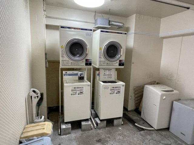 【その他】 | ヨコハマベイストロベリーインターナショナル | 敷地内にコインランドリーがあります