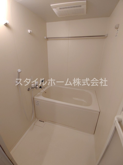 【浴室】 | カーサハナブサ | 別部屋写真です。