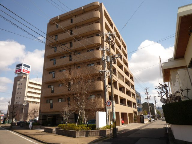 フレックスマンション福井の外観