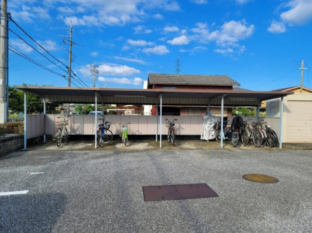 グリーン・セピア223のその他共用部分|屋根付きの駐輪場があります