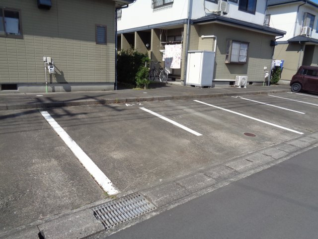 テラスハウス土屋の駐車場