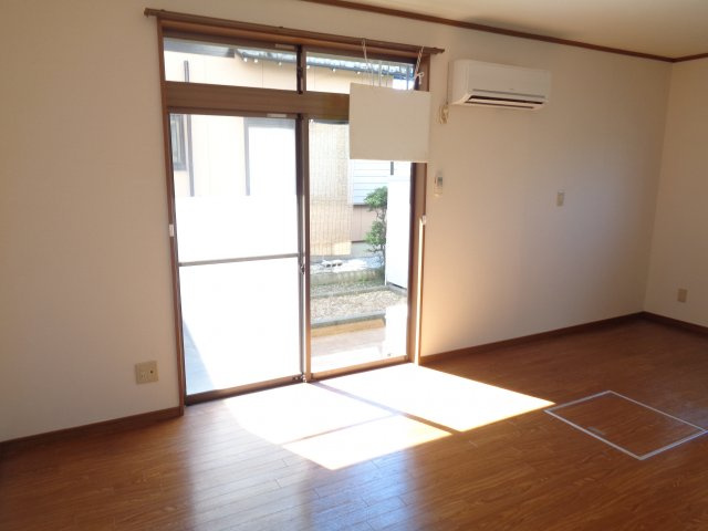 テラスハウス土屋の居間・リビング|※掲載写真は過去分の為、現況を優先します。