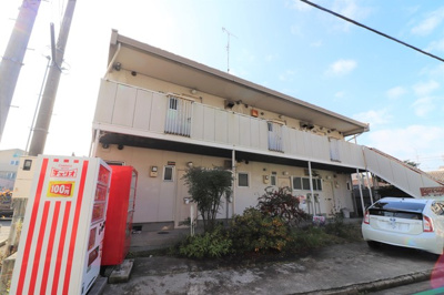 【外観】 | ブロシア | 外はこのようになっています