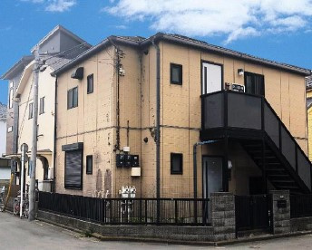 中古戸建　（川崎区川中島1丁目）の外観|外観です　新規リフォーム　二世帯住宅　京急大師線「川崎大師」駅徒歩7分　玄関二つ　平成11年9月築　5DK