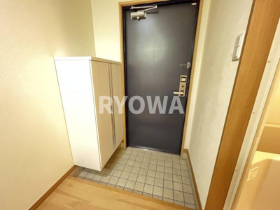 【玄関】 | ピュア清澄白河 | 掲載の写真は退去前の写真となります。