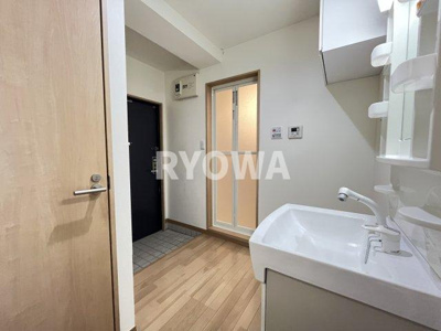 【洗面所】 | ピュア清澄白河 | 掲載の写真は退去前の写真となります。