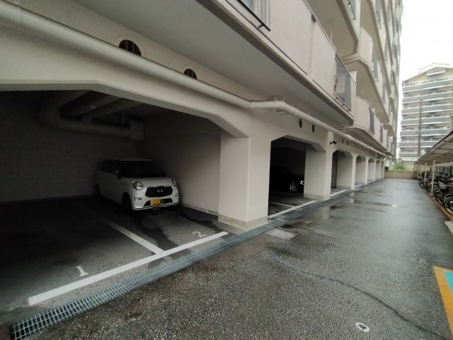 ハイマートすみれの駐車場|駐車場です。