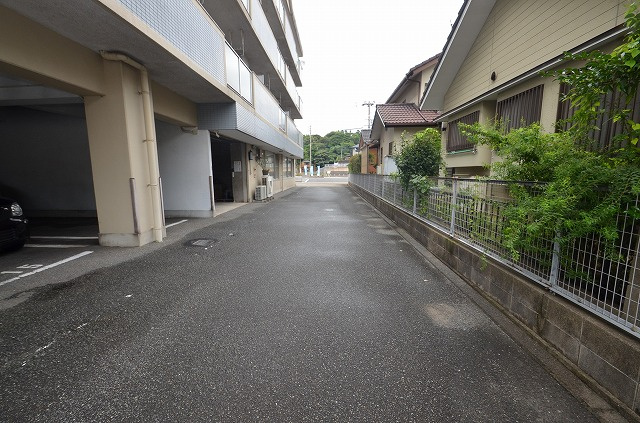 イリフネビルの駐車場|駐車場入口